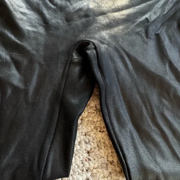 Spanx Black Faux Leather Leggings Size Medium EUC - Picture 3 of 5